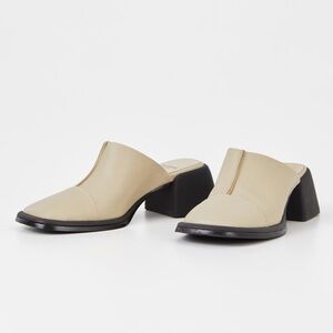 VAGABOND ANSIE cream square toed mules size 40